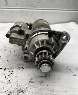 Volkswagen Transporter - Caravelle T5 Starter motor 02M911021A