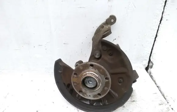 Rear wheel hub spindle/knuckle