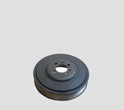 Volkswagen PASSAT B6 Crankshaft pulley 06A105243E