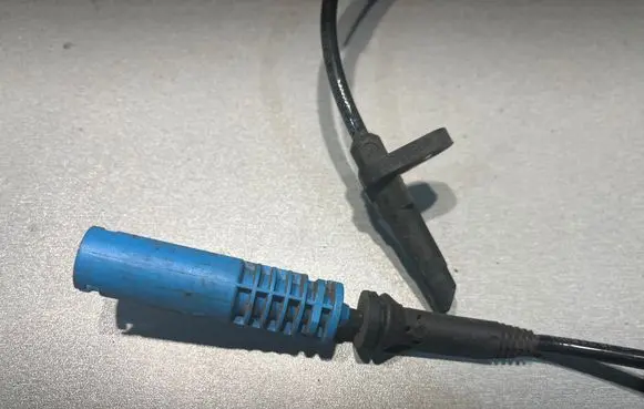 BMW 3 E92 E93 ABS rear brake sensor 0265007670