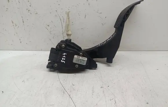 Volkswagen Golf IV Accelerator throttle pedal 1J1721503H 6PV00777001