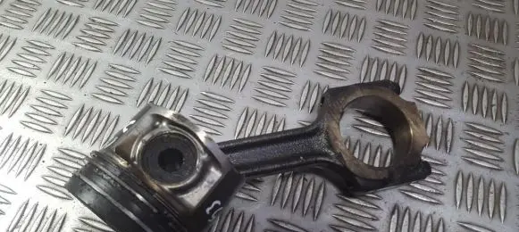 Opel Vectra C Piston with connecting rod