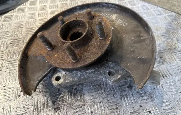Opel Insignia A Front wheel hub