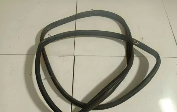 Peugeot 406 Rubber seal rear door 