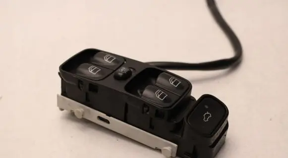Mercedes-Benz CLK A209 C209 Window control relay 