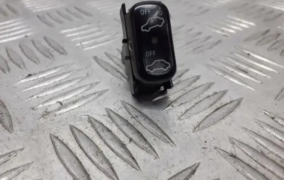 Mercedes-Benz E W210 Alarm switch 2108201710
