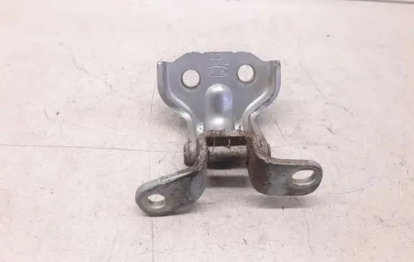 KIA Sorento Rear door upper hinge
