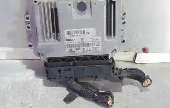 KIA Rio Engine control unit/module 391012A610
