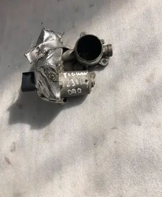 Volkswagen Tiguan Throttle valve 04l131501
