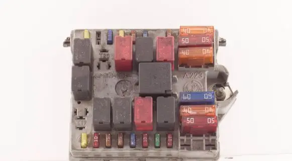 Alfa Romeo 147 Fuse module 1742420