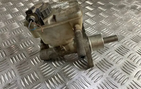 Volkswagen Caddy Master brake cylinder 1k1611301c