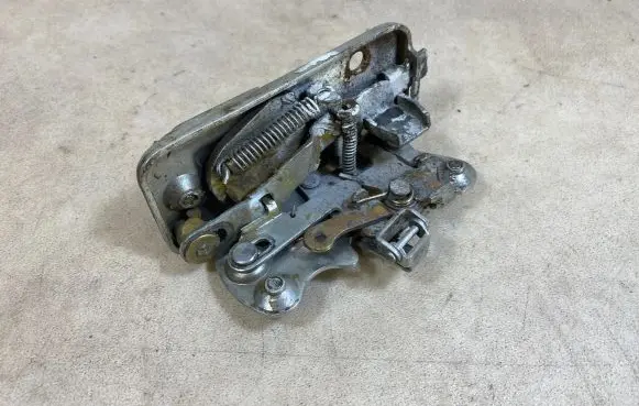 Loading door lock