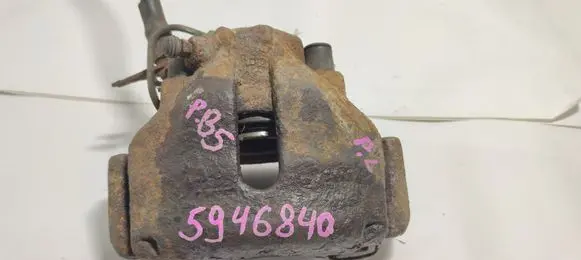 Volkswagen PASSAT B5 Front brake caliper 8E0615123A