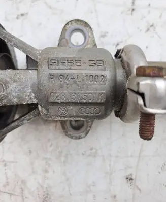 Volkswagen Caddy EGR valve 028131501K R84F1002