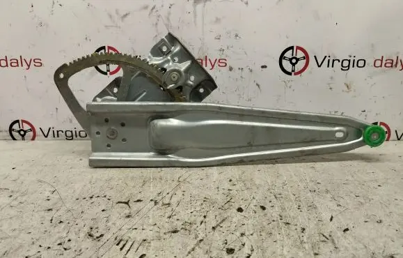 Toyota Yaris Rear window lifting mechanism without motor