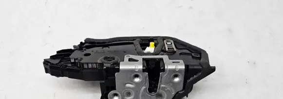 BMW 1 F40 Front door lock 7956144