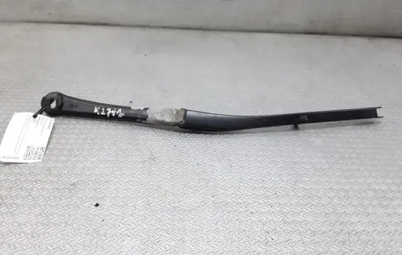 Windshield/front glass wiper blade