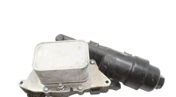 BMW 2 F45 Oil filter mounting bracket 70563887 8585236