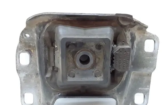 Volvo V50 Engine mount bracket 3M517M121