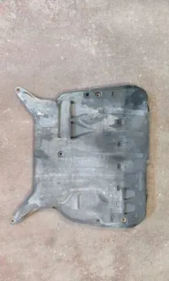 Volvo S80 Engine splash shield/under tray 