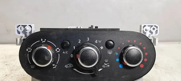 Dacia Sandero Climate control unit A42303400
