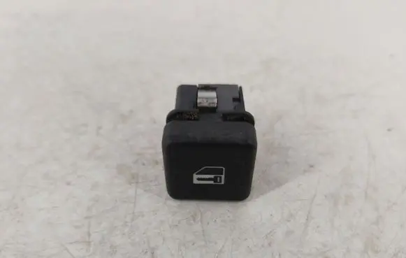 BMW 5 E34 Central locking switch button 8360828