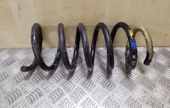 Nissan Primastar Front coil spring