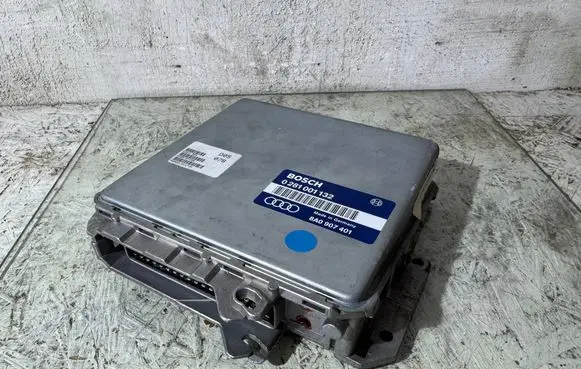 Audi 80 90 S2 B4 Engine control unit/module 0281001137 0281001132 8A0907401
