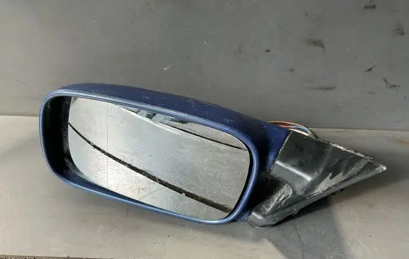 Volkswagen PASSAT B4 Front door electric wing mirror E10017272