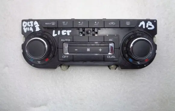 Skoda Octavia Mk2 (1Z) Climate control unit 6873587