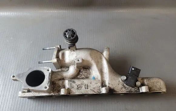 KIA Sportage Intake manifold 393002A600