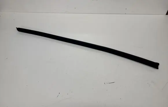 KIA Sportage Rubber seal front door window/glass 