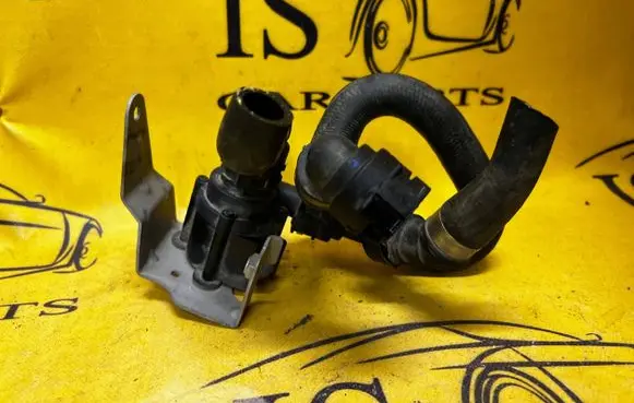 Land Rover Evoque II Water pump K8D28B500AB