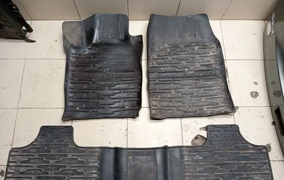 Jeep Grand Cherokee Car floor mat set 82212172AB 82212214AB