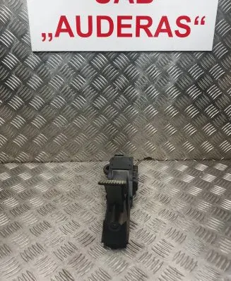 Mercedes-Benz ML W164 Accelerator throttle pedal A1643000004 240707 ZGS010