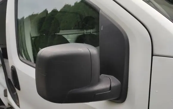 Front door electric wing mirror