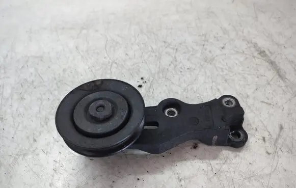 Mitsubishi L200 Alternator belt tensioner 