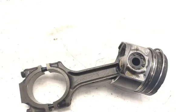 Fiat Bravo Piston with connecting rod