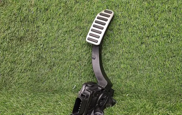 Volvo XC60 Accelerator throttle pedal 31329371