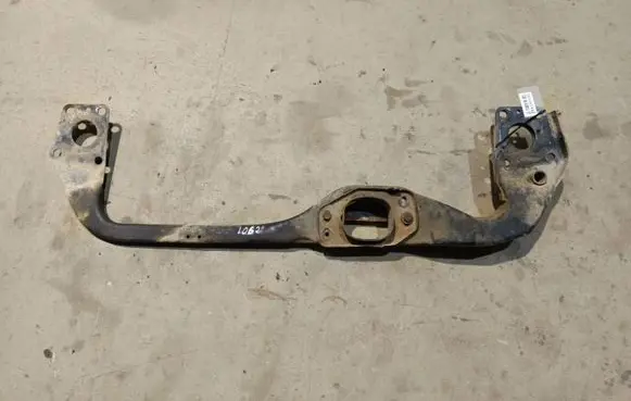 Audi A6 S6 C5 4B Engine mounting bracket