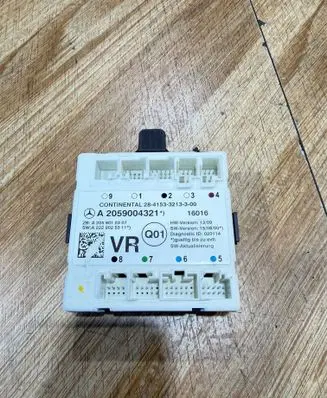 Mercedes-Benz C W205 Door control unit/module A2059004321 28415332133 A2059010307