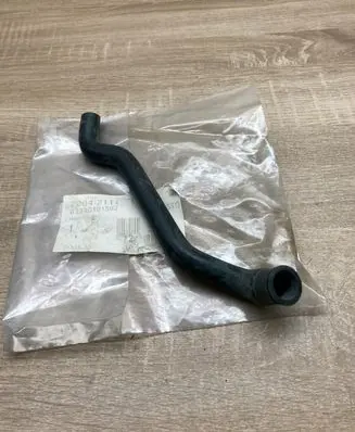 Mercedes-Benz C W202 Breather/breather pipe/hose A1110181582