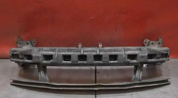Volkswagen PASSAT B6 Front bumper support beam