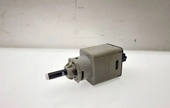 Nissan Juke II F16 Brake pedal sensor switch PA66GF45