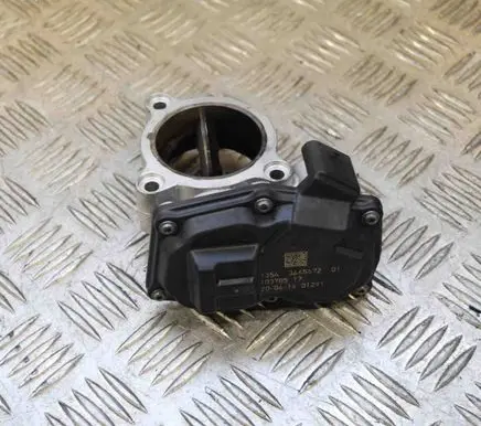 Toyota Avensis T270 Throttle valve 3465672