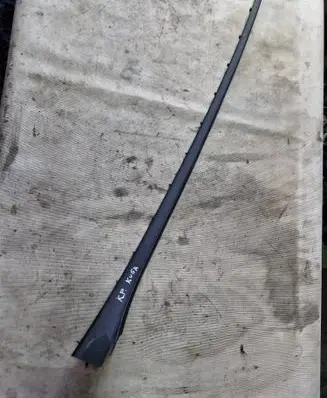 Ford Kuga I Rubber seal front door window/glass 8V41S03179