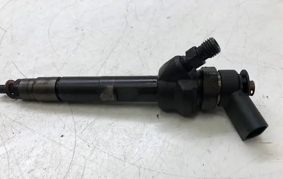 BMW 1 F20 F21 Fuel injector 0445110601 779844606