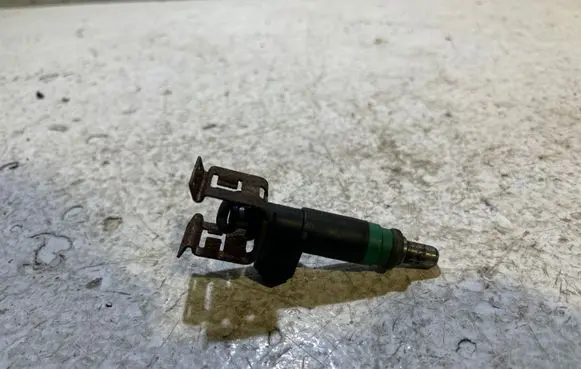 Volvo V50 Fuel main line pipe 98MFBC 6030007783