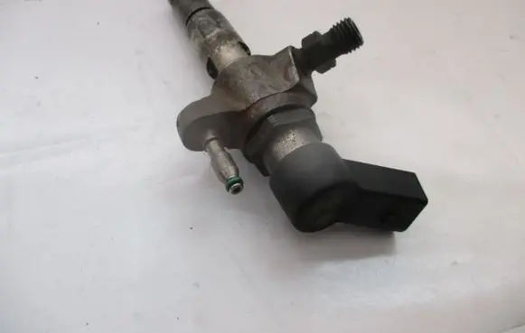 Peugeot 3008 I Fuel injector 9674973080 9H05