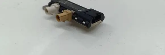 Volkswagen Caddy Aerial antenna amplifier 2K0035577C 7617310017